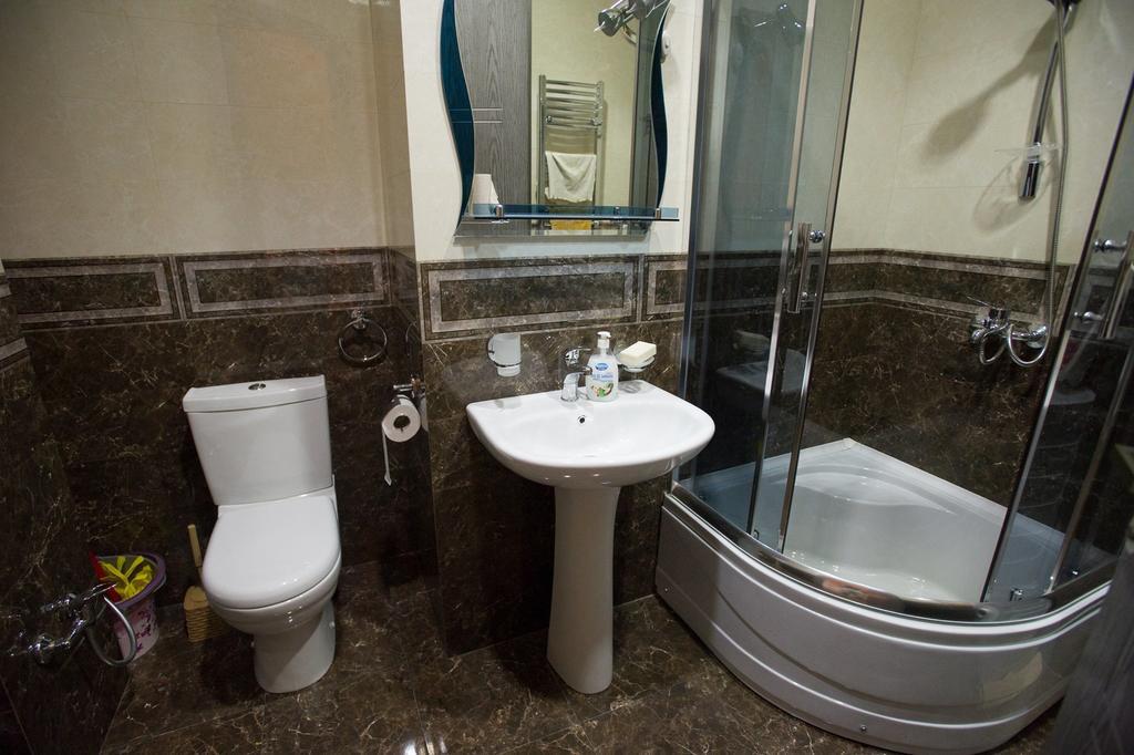 Batumi Appartments 部屋 写真